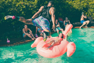 Best Place In The World To Chilling With Friends