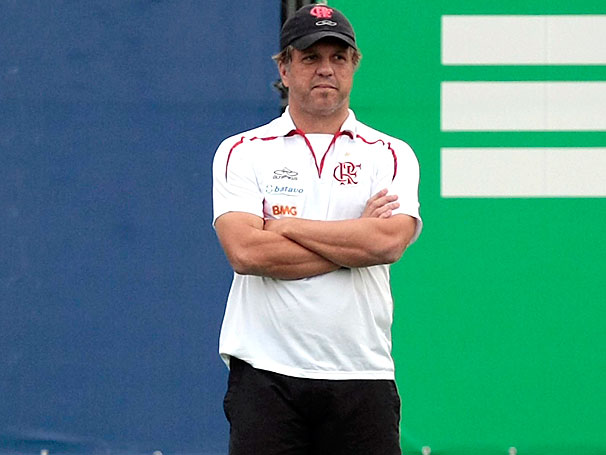 Jogadores aprovam efetivação de Rogério Lourenço como técnico do Flamengo