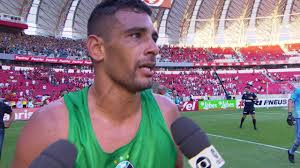 Emocionante! Diego Souza chora após gol decisivo e dedica vitória à família: ‘Foi por eles